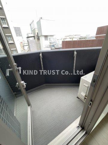 プレサンス天満橋チエロのバルコニー|暖かな日差しのふりそそぐバルコニー