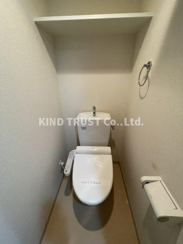 プレサンス天満橋チエロのトイレ|落ち着いた色調のトイレです