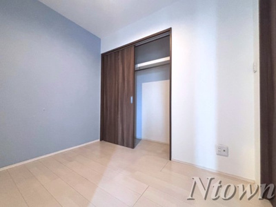 【その他】 | GRANDTICスリジェ | 使い勝手のいい洋室です