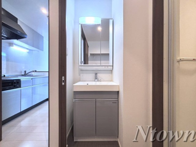 【独立洗面台】 | GRANDTICスリジェ | 朝の身支度には欠かせない独立洗面化粧台