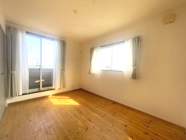 大津市北比良中古戸建の洋室