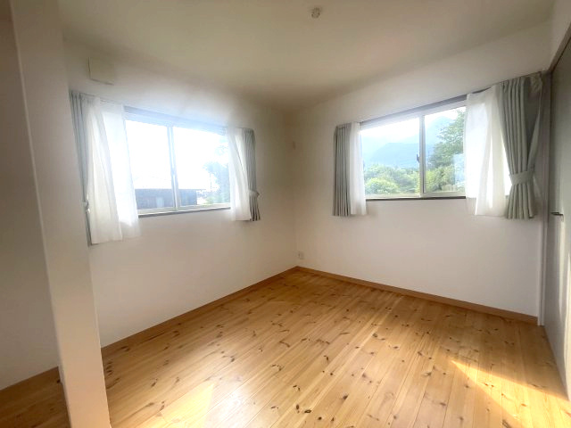 大津市北比良中古戸建の洋室