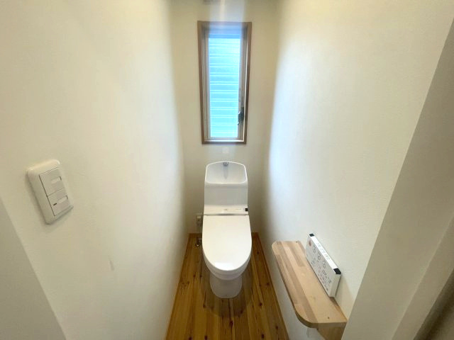 大津市北比良中古戸建のトイレ