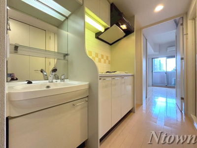 【独立洗面台】 | プレサンス金山グリーンパークス | 使いやすい独立洗面台です