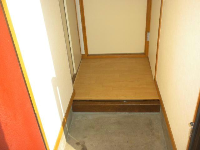 コーポサンライズの玄関