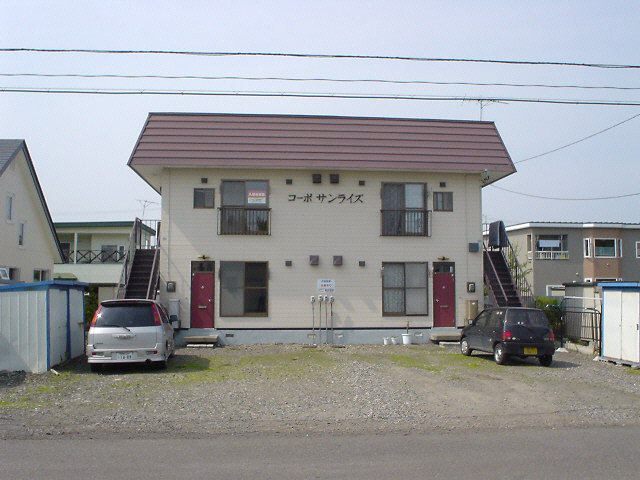 コーポサンライズの駐車場