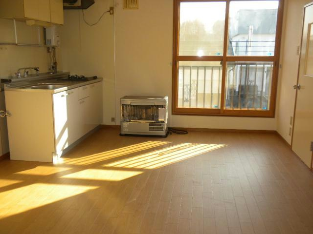 コーポサンライズの居間・リビング