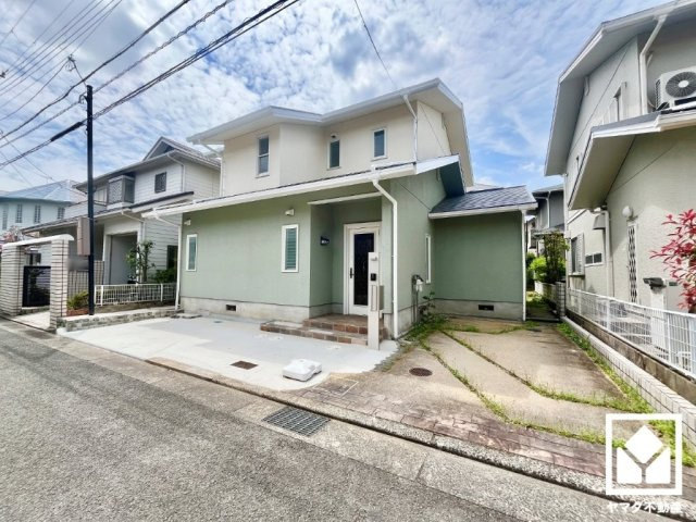京田辺市花住坂３丁目の外観