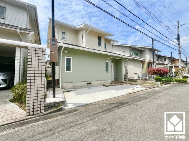 京田辺市花住坂３丁目の外観