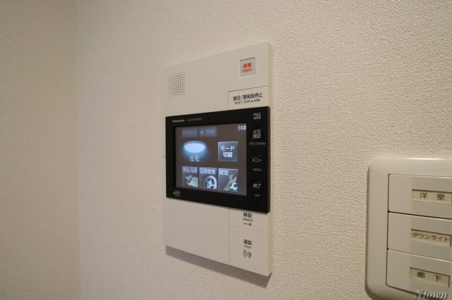 【セキュリティ】 | プレサンスジェネ丸の内 | モニター付きインターホンです