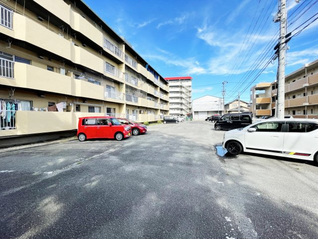 サンハイツBの駐車場