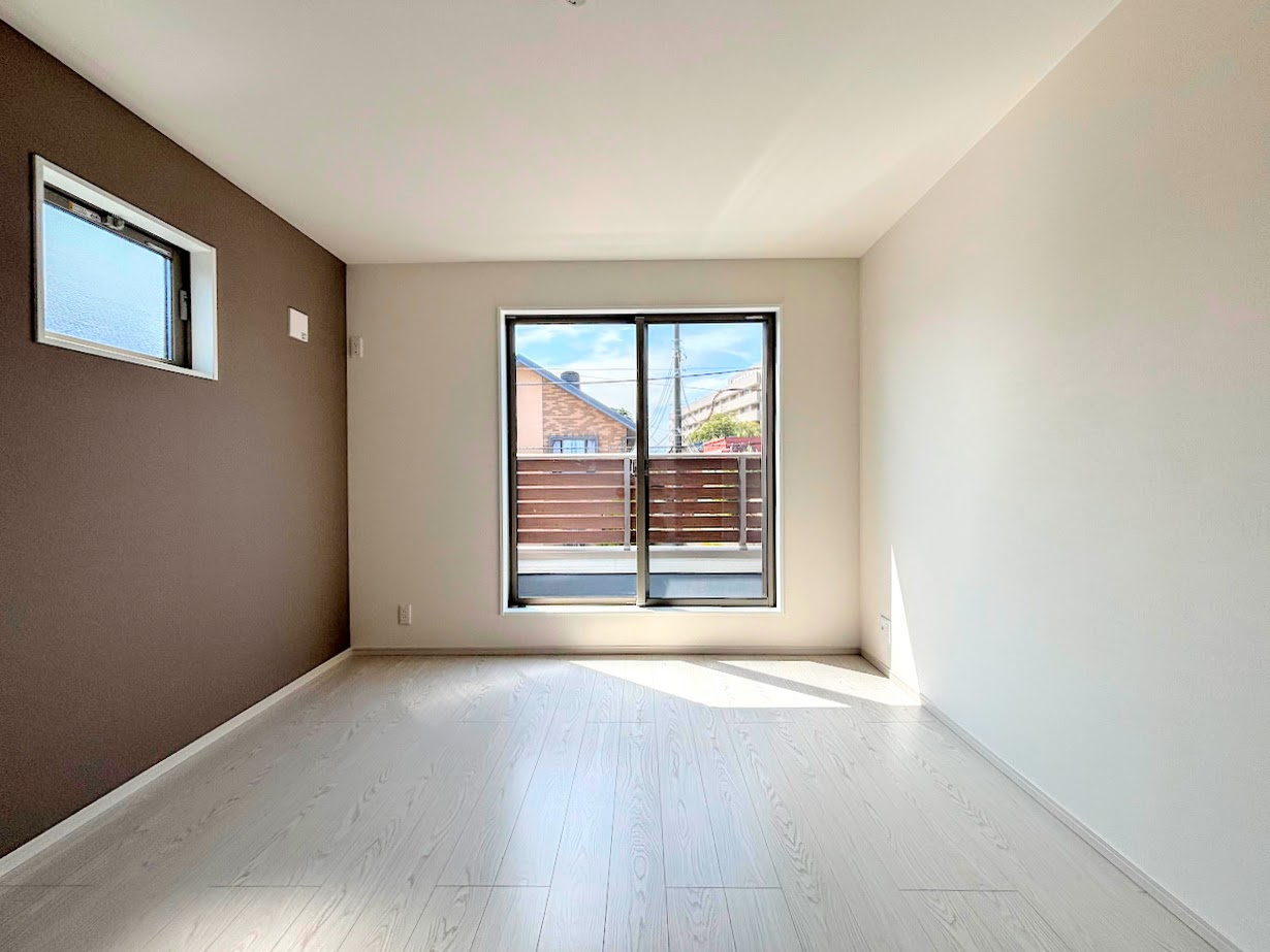 藤沢市高倉　新築戸建ての洋室|◆気持ちの良い風が室内へ入り込む居室。家具を配置しても広々ご利用いただけます！！
