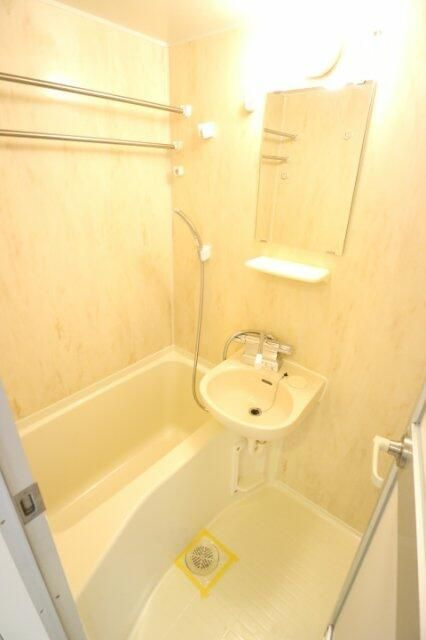 プライムアーバン番町の浴室