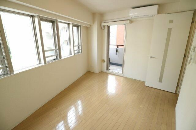 プライムアーバン番町の居間・リビング