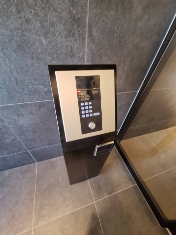 オカバ世田谷深沢ヘーベルメゾンの玄関