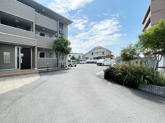 アーバンコート沖洲 二番館の駐車場