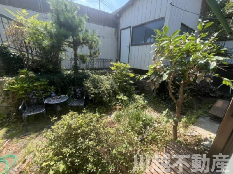 変化に富んだ敷地でゆったりライフが過ごせる住まいの庭|お庭も活用できます