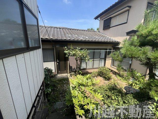 変化に富んだ敷地でゆったりライフが過ごせる住まいの庭|簡単な家庭菜園も楽しめるお庭です