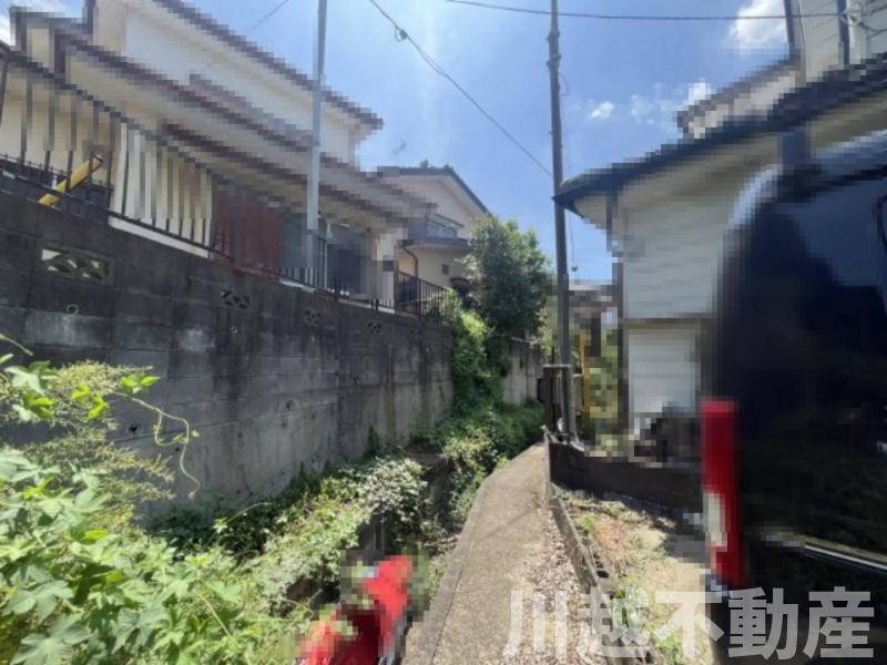 変化に富んだ敷地でゆったりライフが過ごせる住まいのその他|敷地北側の水路
