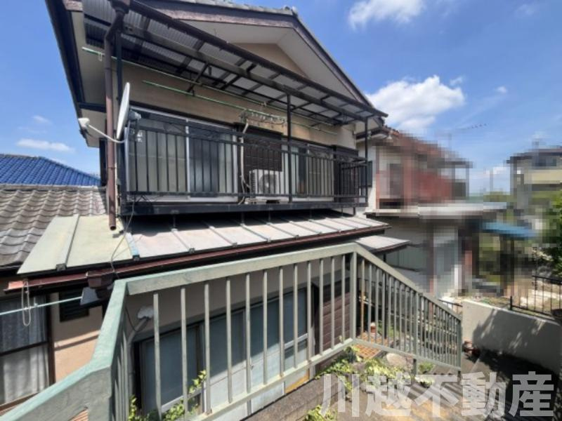 変化に富んだ敷地でゆったりライフが過ごせる住まいの外観|敷地内に高低差があるので変化を楽しめます