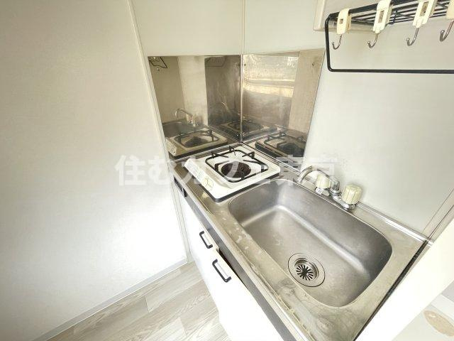 シャルムのキッチン|一口コンロのコンパクトなキッチンです。