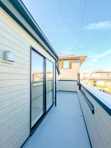 横浜市戸塚区上矢部町の新築一戸建のバルコニー|陽当り良好のバルコニー！
風通しもよく気持ちいいです
