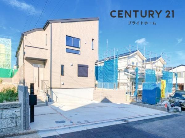 横浜市戸塚区上矢部町の新築一戸建の前面道路含む現地写真|車通りが少ない為、小さなお子様にも安心です。
是非一度、現地へ起こしください。

