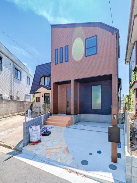 横浜市金沢区六浦南２丁目の新築一戸建の前面道路含む現地写真|車通りが少ない為、小さなお子様にも安心です。
是非一度、現地へ起こしください。

