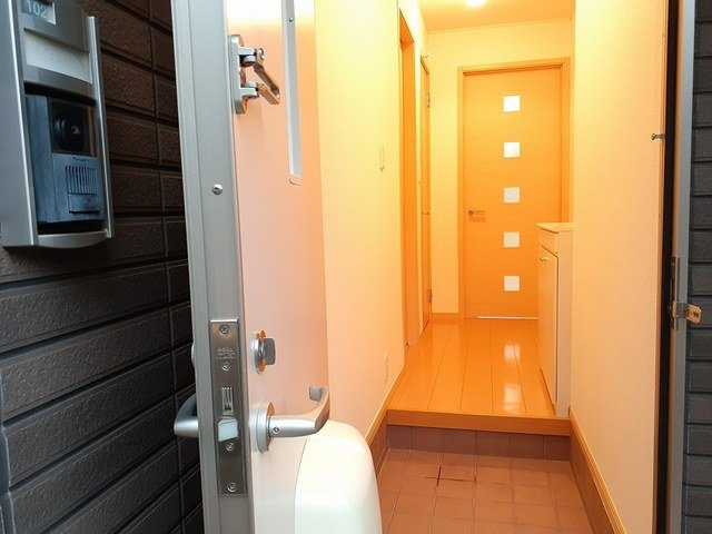 エアリ－　ハウスの玄関|明るい玄関です