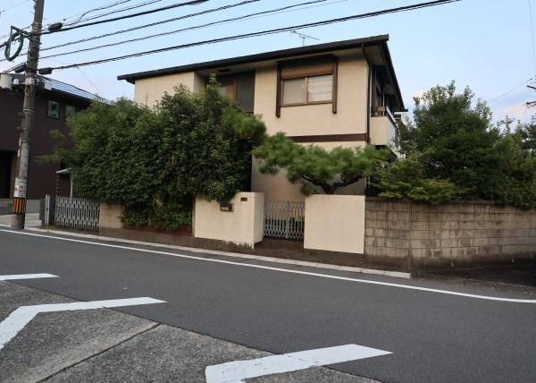 岐阜市宇佐２丁目の中古一戸建の外観|西側道路から撮影