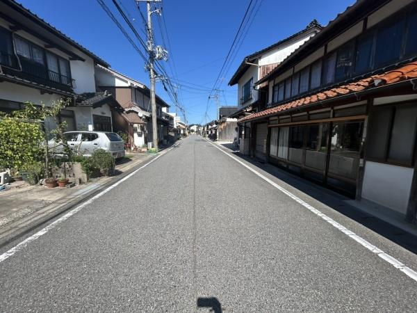 【前面道路含む現地写真】 | 安来市荒島町　戸建