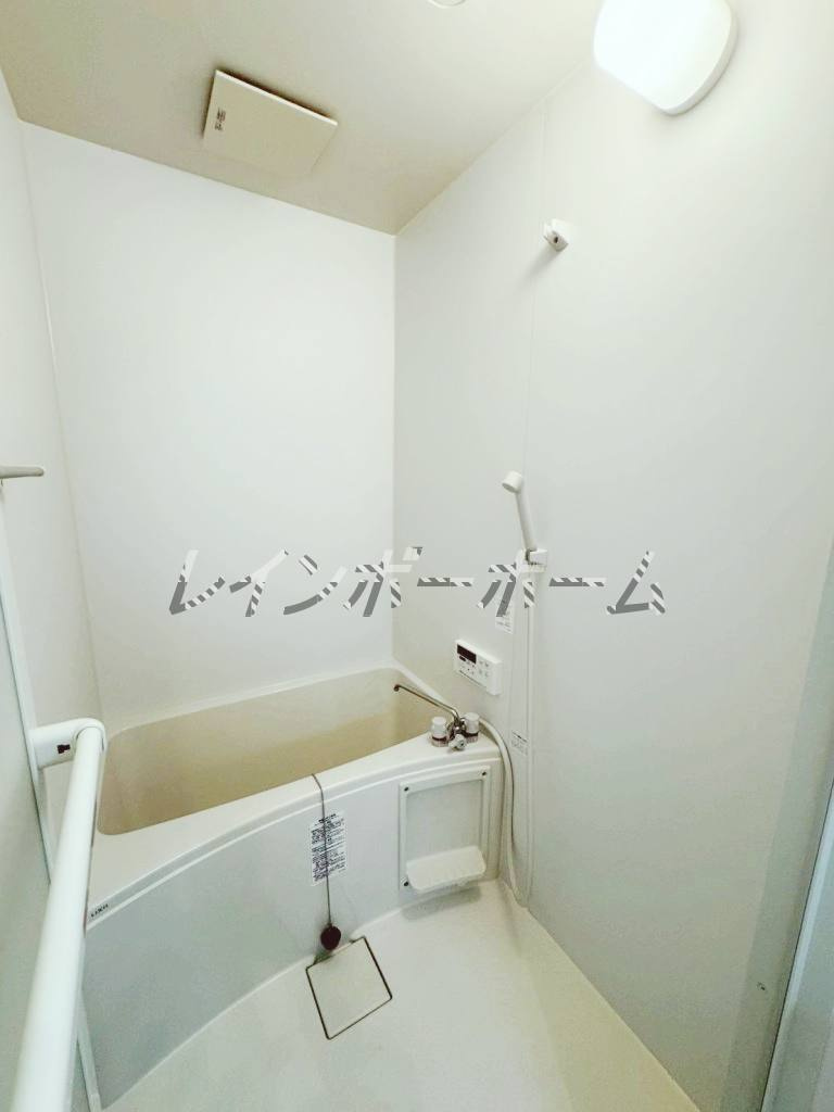 仲介手数料無料キャンペーン物件の浴室|落ち着いた空間のお風呂です