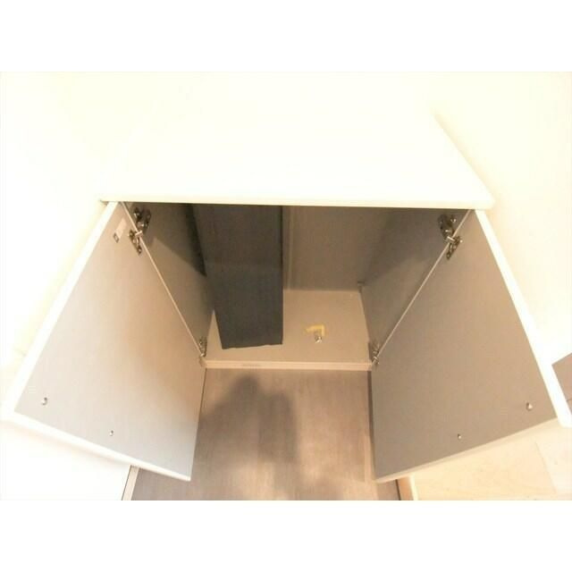 オーパスホームズ芝公園の玄関