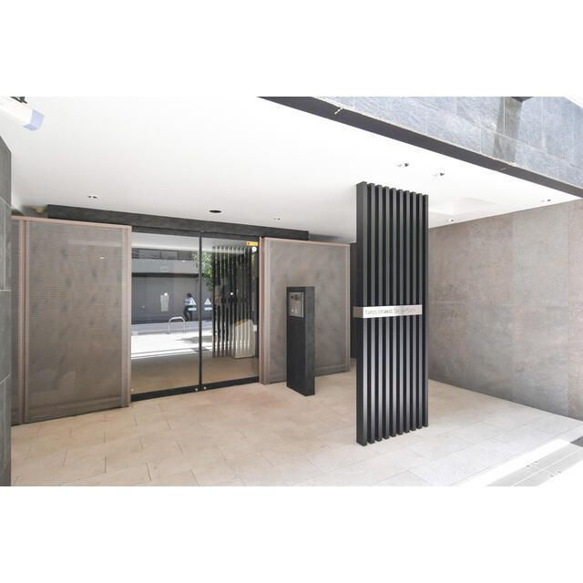 オーパスホームズ芝公園のエントランス