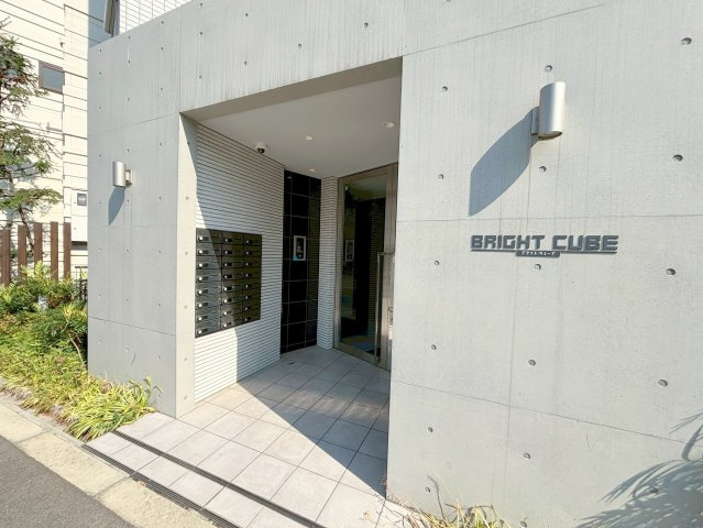 BRIGHT　CUBEのエントランス