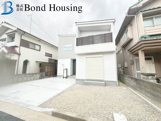 オール電化住宅　大久保町八木　新築限定1棟の駐車場