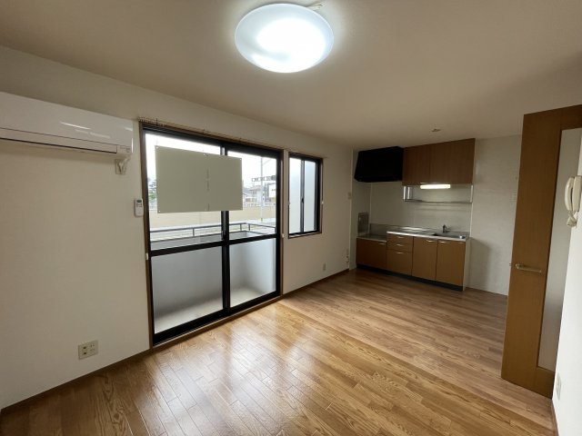 ピアニーフィールドＡ棟の居間・リビング