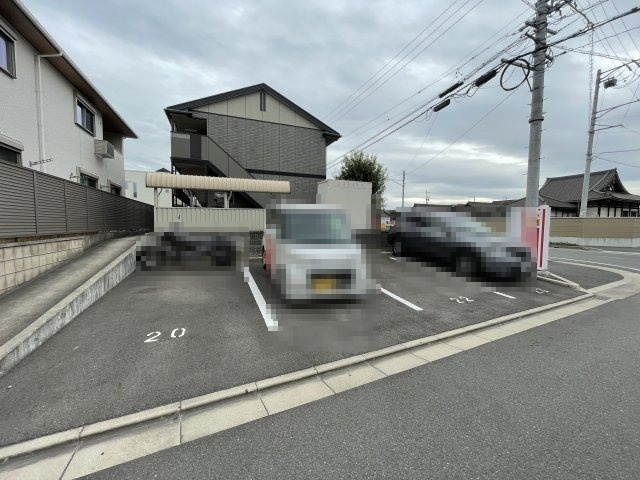 ピアニーフィールドＡ棟の駐車場