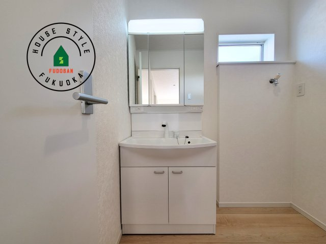 春日市紅葉ケ丘西2丁目第7-2棟（1号棟）の内観：施工例|洗面所は小さなプライベートスペース。歯磨き、洗顔と毎日施す個人空間。