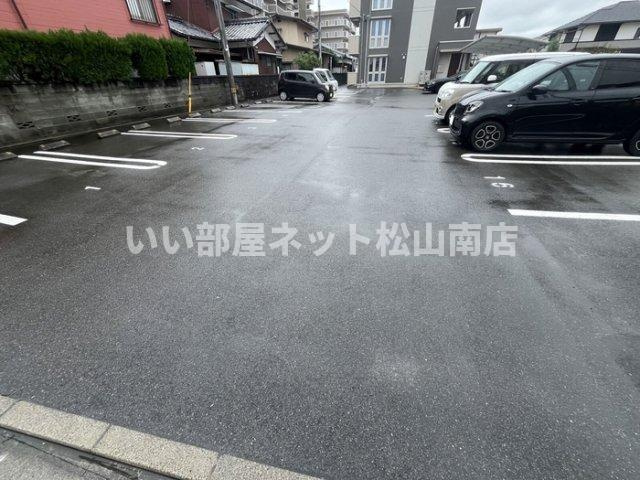 【駐車場】 | ロード８８　ミヨシ