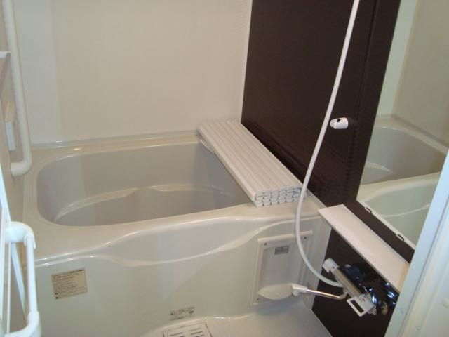 カーサブリランテ櫛原の浴室|追い焚き・浴室乾燥機付きのお風呂です♪