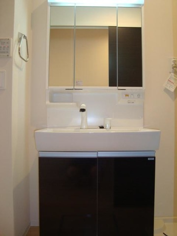 カーサブリランテ櫛原の洗面所|広い洗面スペースです★