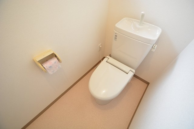 白浜町神田貸戸建のトイレ