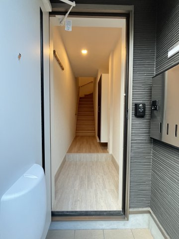 ベントルナータの居間・リビング|床材・アクセントクロスが異なります（イメージ）