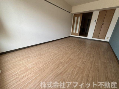 【居間・リビング】 | Yマンション | ※左右反転イメージ