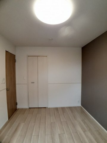 【内装】 | 明るい色調の室内です