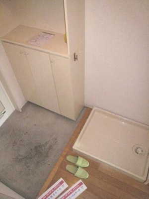 【玄関】 | ライフコート | 明るい玄関です