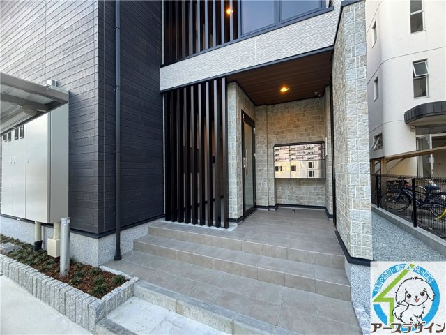 ヴィヴァレス松ノ内のエントランス