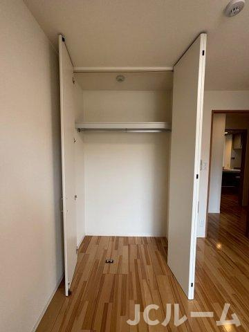 柏崎市松美１丁目のアパートの収納