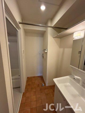 柏崎市松美１丁目のアパートの洗面所